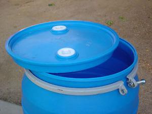 Wanted: Wanted 55 Gal Plastic Drums WITH LID