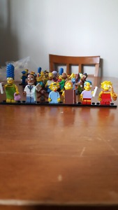 46 Simpsons Lego mini figs