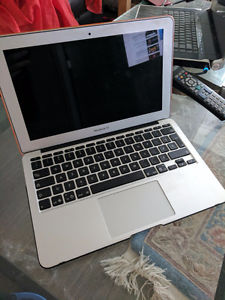 Apple MacBook Air - GB core i5 1.6GHz, 4GB A