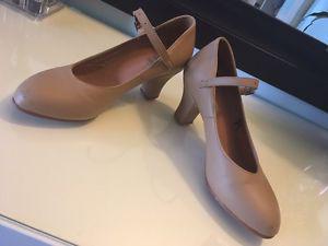 Bloch character dance shoes
