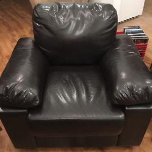 Brand new chair CAN DELIVER FREE