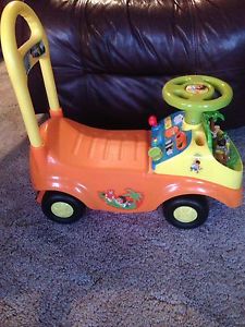 Children's riding/learn to walk toy