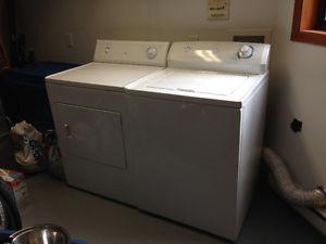 Fridgidaire washer & dryer