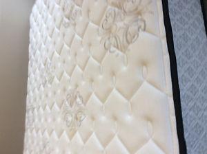 Great queen mattress and boxspring