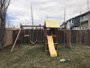 Kids outdoor play structure
