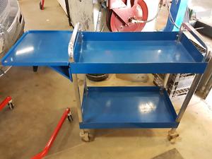 Napa tool cart with side tray