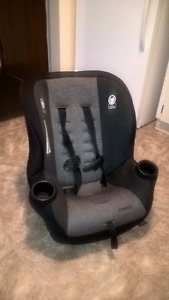 Nearly brand new Cosco Comfy Convertible Car Seat