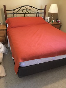 QUEEN SIZE BED (ALMOST NEW) WITH HEADBOARD