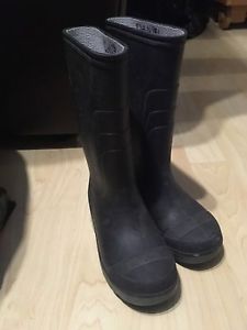 Size 11 rubber. Boots $5