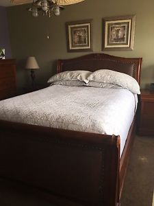 Solid Cherrywood Sleigh bed