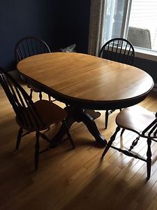 Table with leaf, 6 chairs and sideboard