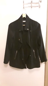 Tons of Aritzia clothes mostly small and size 6