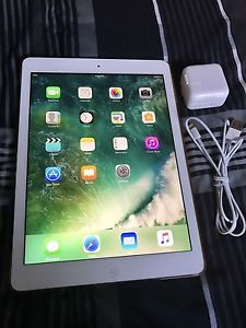 iPad Air 1 in Mint Condition w/Case & Charger