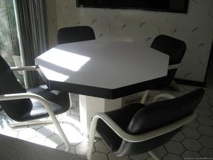 Dinette Table & chairs