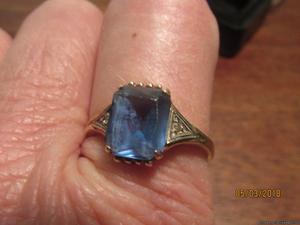 Antique 10 k yellow gold ring/blue stone 159, size 8/ obo