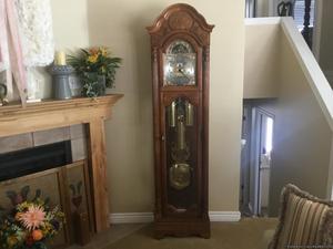 Beautiful Howard Miller Clock