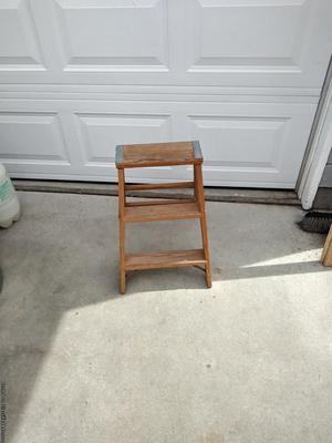 2 ft. Wooden Folding Step Ladder, Great Condition