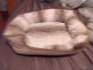 19" CAT BED- GOOD FOR SMALL DOGS TOO