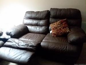 set of leather recliner couches