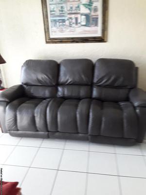 LAZYBOY LEATHER COUCH