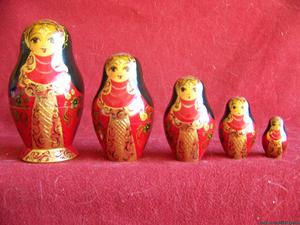 5 Piece Russian Nested Dolls: Matryoshka Babushka Ceprueb