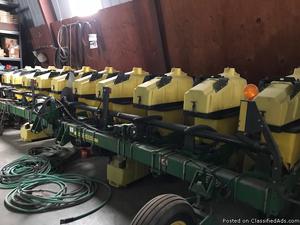 John Deere  Intgrl Rigid Planter-12R for sale in