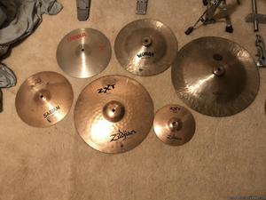 Cymbals and stands