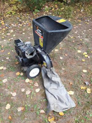 Gasoline Wood Chipper and Leaf Shredder