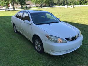 **** Toyota Camry LE****
