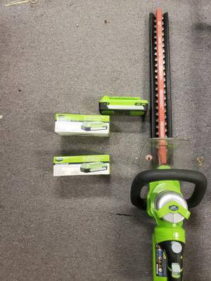 Green works lithium ion Hedge Trimmer