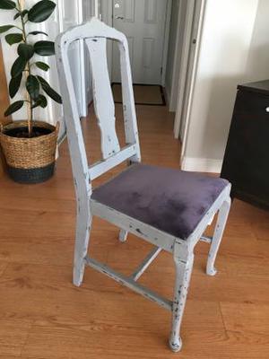 Vintage Shabby Chair