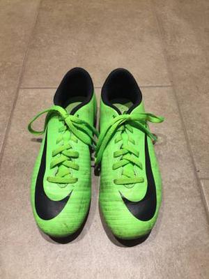 Youth Soccer Cleats - Nike - Size 4Y