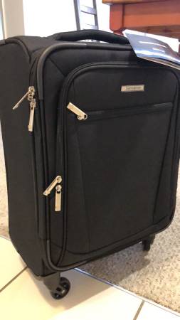 SUITCASE - Samsonite Ascella 19" Expandable Spinner