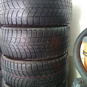 Bridgestone Blizzak winter tires /R17