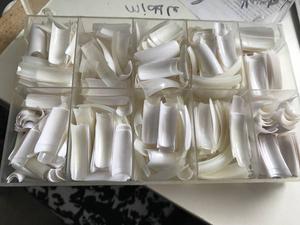 Large lot of artificial nail tips + organization case ~
