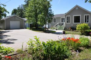 Maison au bord de la mer dans le Bas-St-Laurent