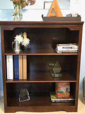 Bookcase with two shelves