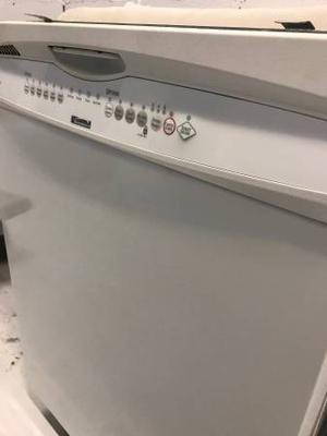 Kenmore Dishwasher Clean & white