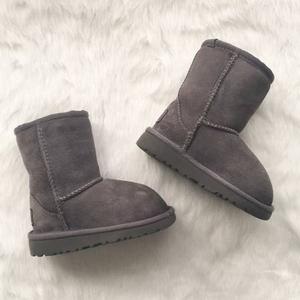 Toddler uggs size 5T