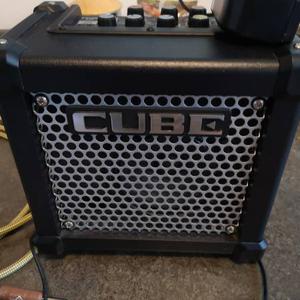 Roland microcube gx portable amp