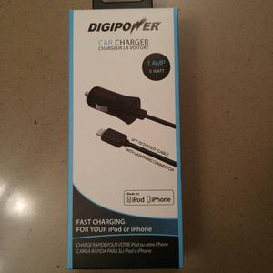 Car charger for ipod or iphone (NEW)