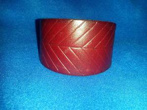 Ladies Leaf Design Red Leather Bracelet w/2 snaps