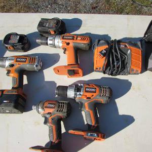 Ridgid 18 Volt drill,battery and charger