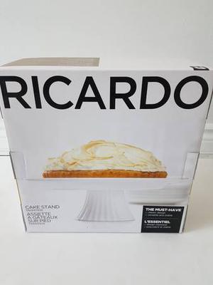 BRAND NEW RICARDO CAKE STAND TRADITION