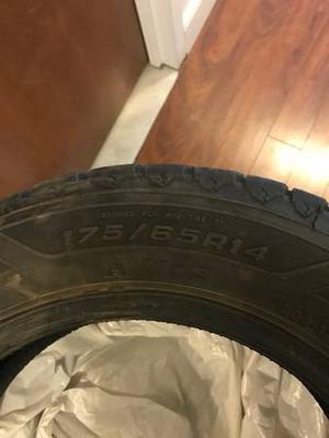 Pneus d'hiver/winter tires Goodyear  R14 x