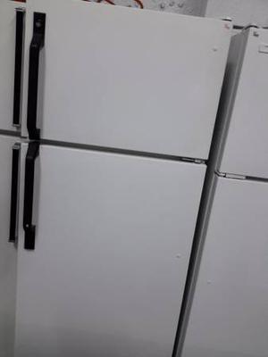 24 inch apartment size white fridge top freezer #@*#×+