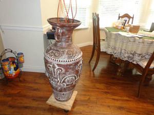 Decorative Pot with stand
