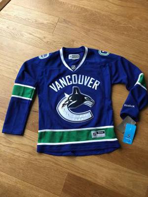 New women's small Canuck Jersey