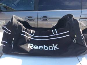 Reebok hockey bag for third of price, on wheels!