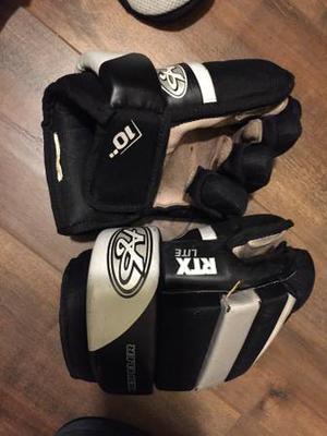 10" boys hockey gloves
